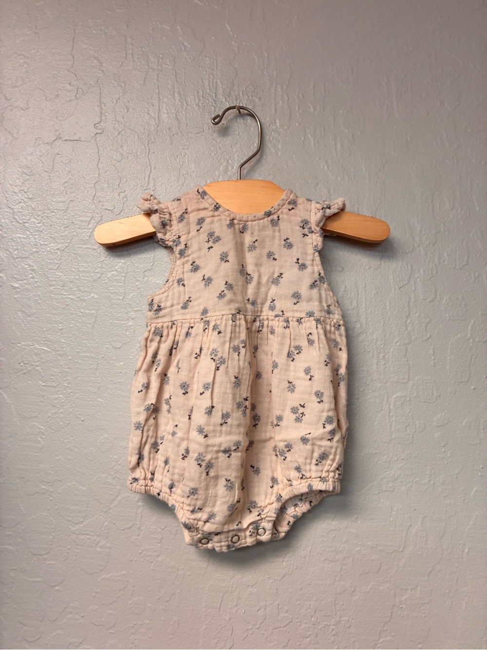 $29 ADD ON rylee + cru gray blue floral print romper 3-6M zara janie and jack
